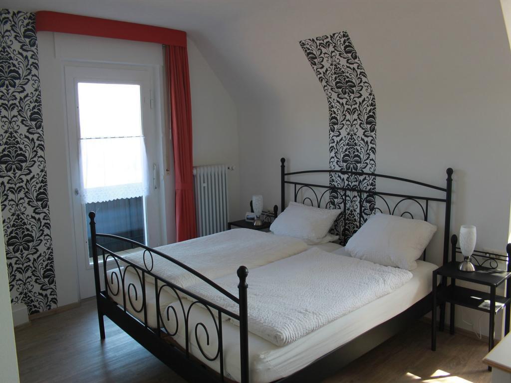 Hotel Café Pfaus Heidburg Mühlenbach Zimmer foto